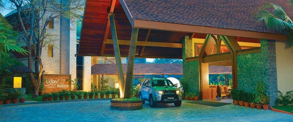 Uday Suites - The Airport Hotel Thiruvananthapuram Εξωτερικό φωτογραφία