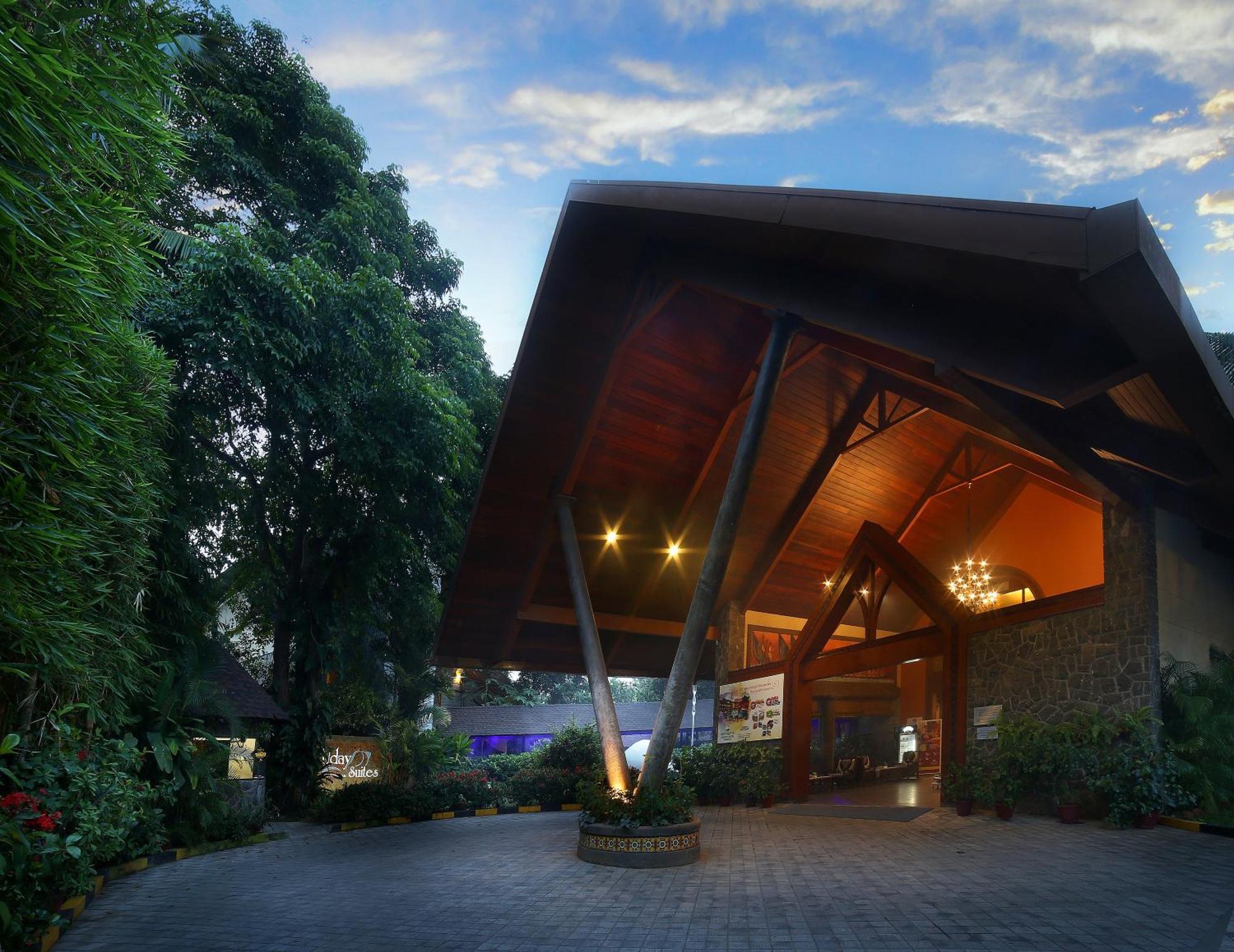Uday Suites - The Airport Hotel Thiruvananthapuram Εξωτερικό φωτογραφία