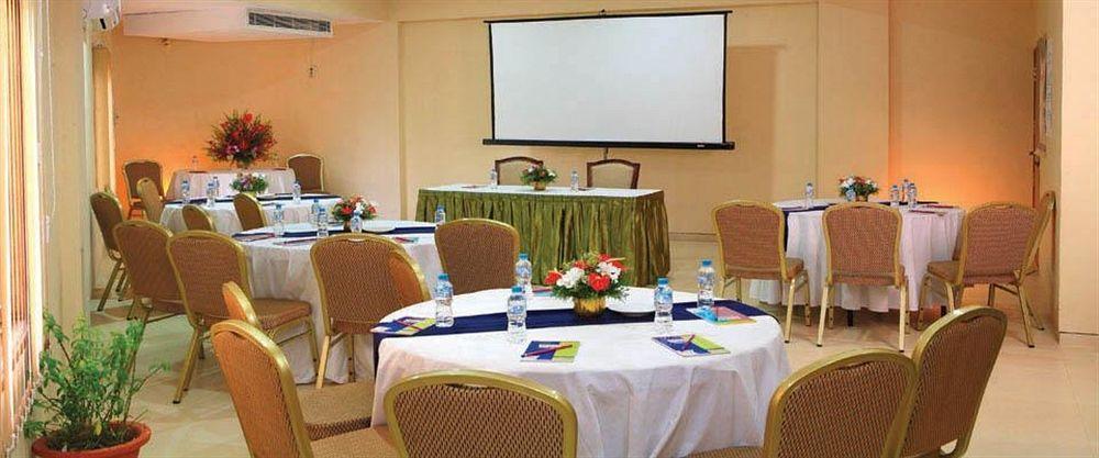 Uday Suites - The Airport Hotel Thiruvananthapuram Εξωτερικό φωτογραφία